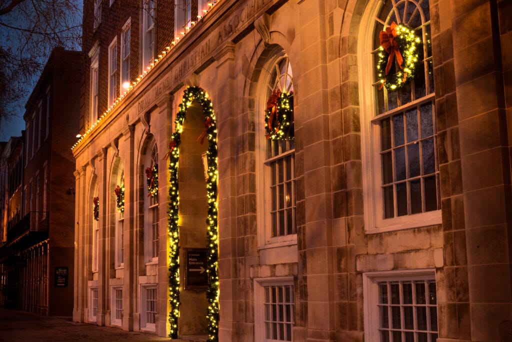 commercial christmas decorating